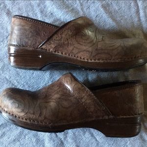 Dansko XP Rose Design Brown Leather Clogs